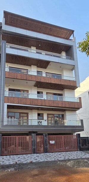 3 BHK Builder Floor – Exterior View View at BPTP District, Sector 81 - for Rent