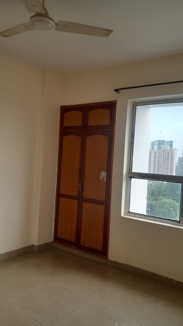 Room in 2 BHK Apartment at Eros Wembley Estate, Sector 50 – for Rent