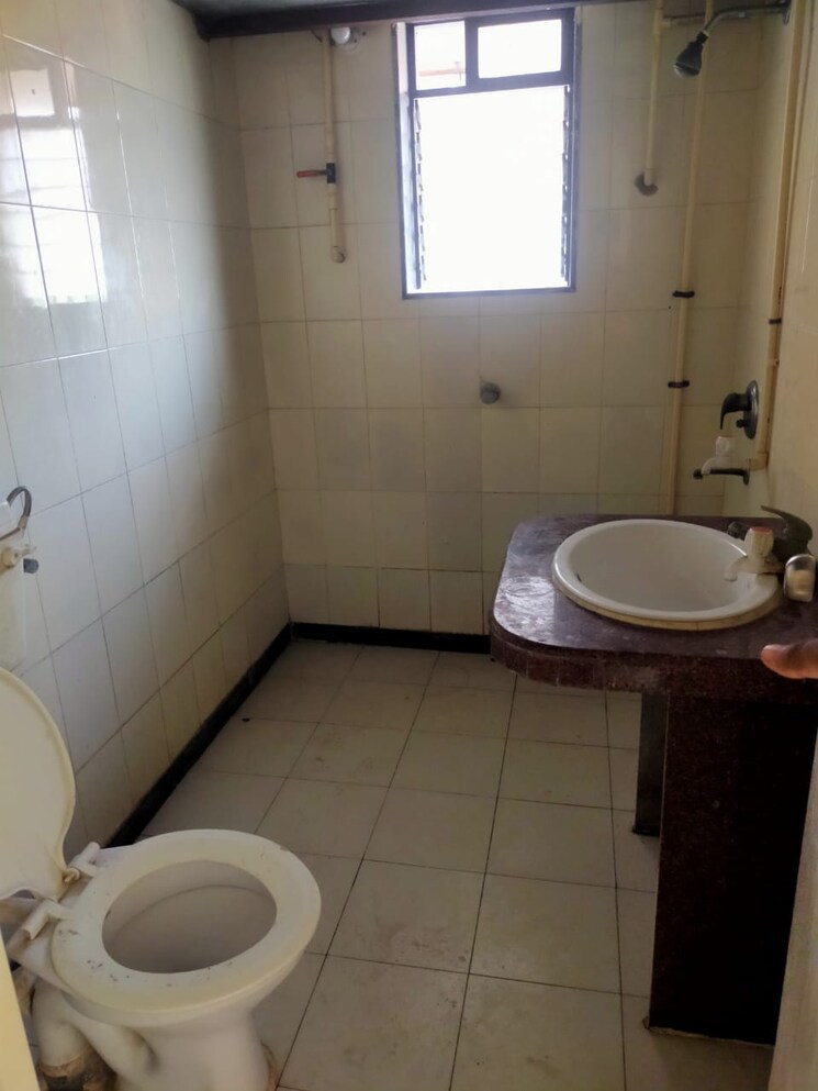 Bathroom, royal-palms-garden-view 2 Bedroom 766 Sq.Ft. Apartment In Goregaon East Mumbai 9208408