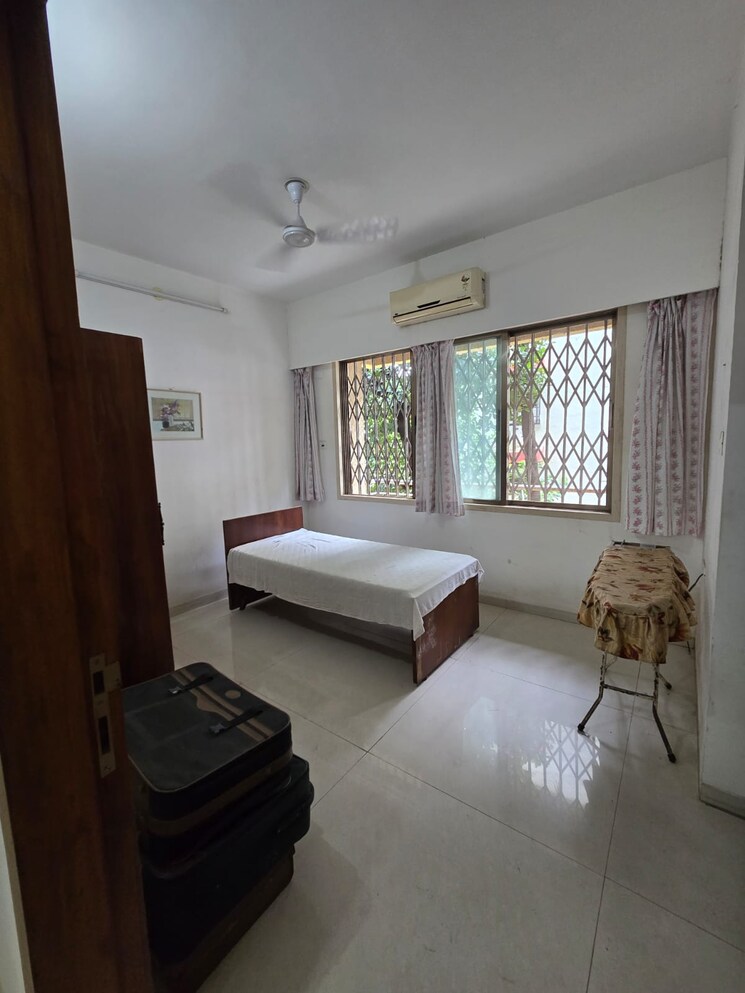 Living Room, ic colony 3 Bedroom 1180 Sq.Ft. Apartment In Ic Colony Mumbai 9208419