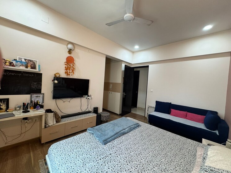 Master Bedroom, the-address-maker-the-five-summits 5 Bedroom 4500 Sq.Ft. Penthouse In Whitefield Bangalore 9208416