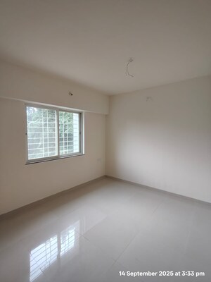 Room in 2 BHK Apartment at Majestique Towers, Kharadi – for Rent