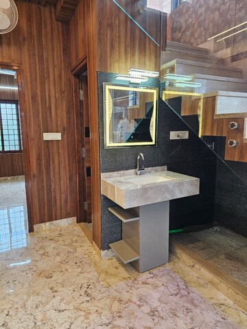 Team Area in 6+ BHK Independent House at Jakkuru – for Sale