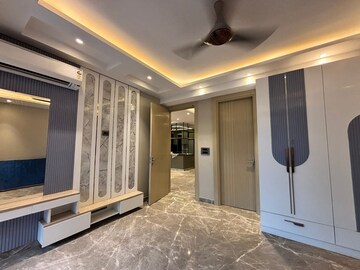 Bedroom in 4 BHK Builder Floor at Sushant Lok 2, Sector 57 – for Sale