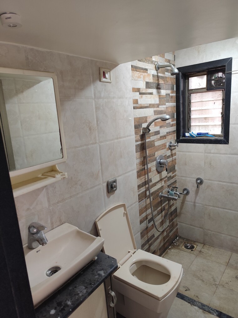Bathroom, runwal-garden-city 2.5 Bedroom 850 Sq.Ft. Apartment In Balkum Pada Thane 9208463