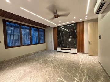 Bedroom in 4 BHK Builder Floor at Sushant Lok 2, Sector 57 – for Sale