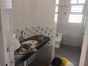 Team Area in 3 BHK Apartment at Sector 21c – for Rent