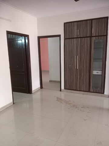 Room in 3 BHK Builder Floor at Orchid Island, Sector 51 – for Rent