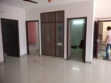Room in 3 BHK Builder Floor at Orchid Island, Sector 51 – for Rent