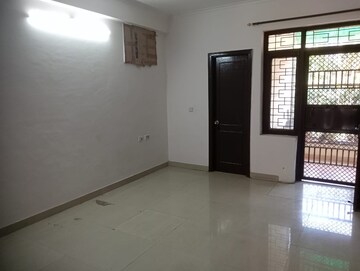 Room in 3 BHK Builder Floor at Orchid Island, Sector 51 – for Rent