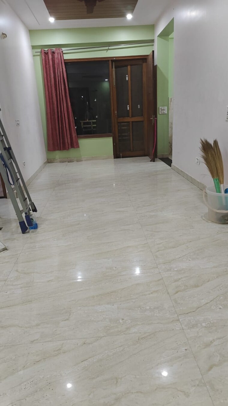  Parking, orchid-island 3 Bedroom 1550 Sq.Ft. Builder Floor In Sector 51 Gurgaon 9208492