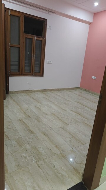 Room in 3 BHK Builder Floor at Orchid Island, Sector 51 – for Rent