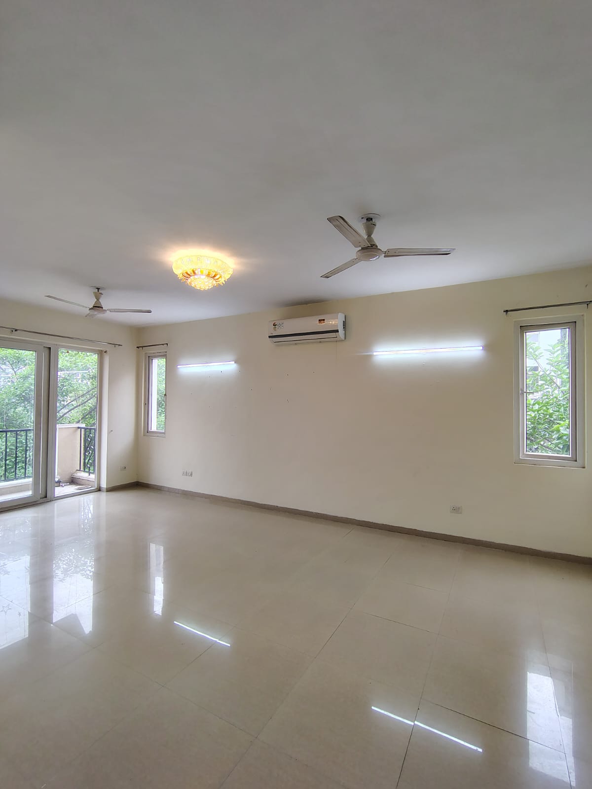 4 BHK + Extra Room Builder Floor For Sale in Sector 65