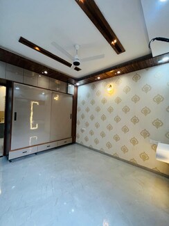 6+ BHK + Pooja Room,Servant Room,Study Room,Extra Room Independent House For Sale in Sector 5