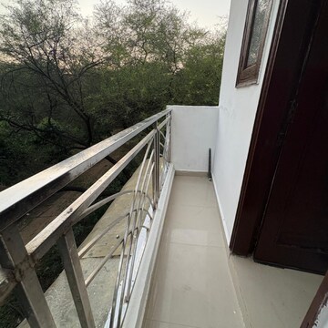 Balcony in 1 RK Builder Floor at Paryavaran Complex – for Rent