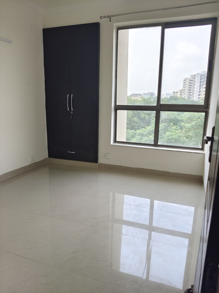 Room, unitech-uniworld-gardens-2 2 Bedroom 973 Sq.Ft. Apartment In Sector 47 Gurgaon 9208498