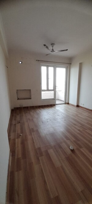 Room in 3 BHK Apartment at Ardee City Palm Grove Heights, Sector 52 – for Rent