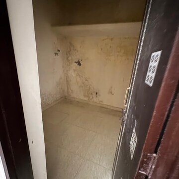 Furnished Amenities in 1 BHK Builder Floor at Sector 9 – for Rent