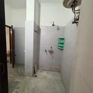 Bathroom in 1 BHK Builder Floor at Sector 9 – for Rent