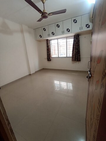 Room in 2 BHK Apartment at Rahu Nisarg Society, Warje – for Rent