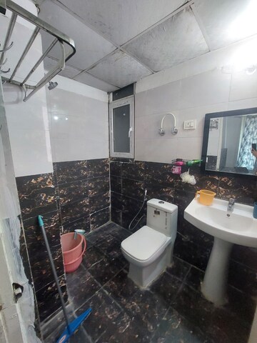 Team Area in 3 BHK Apartment at Omicron Iii Greater Noida – for Rent