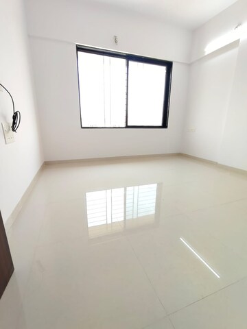 Room in 2 BHK Apartment at Rahul Atul Nagar CHS, Warje – for Rent