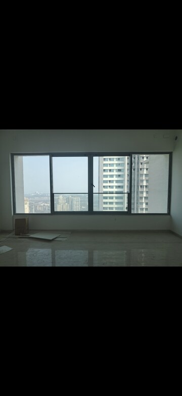 Room in 2 BHK Apartment at Peninsula Salsette 27, Byculla – for Rent