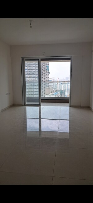 Room in 3 BHK Apartment at Runwal Nirvana, Parel – for Rent