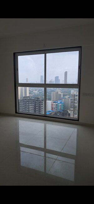 Room in 3 BHK Apartment at Runwal Nirvana, Parel – for Rent
