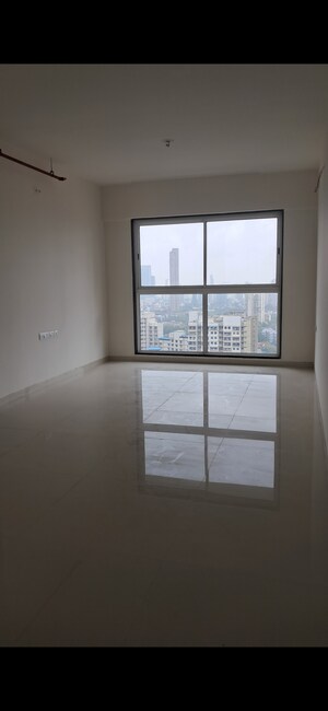 Room in 3 BHK Apartment at Runwal Nirvana, Parel – for Rent