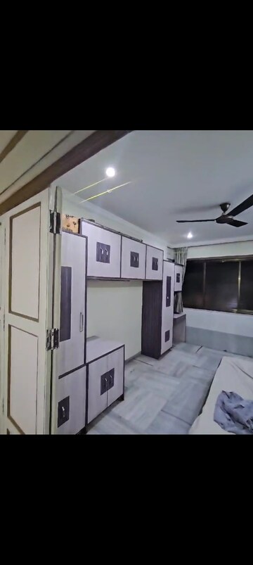 Room in 2 BHK Apartment at Ghatkopar East – for Rent