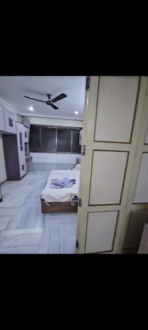 Room in 2 BHK Apartment at Ghatkopar East – for Rent