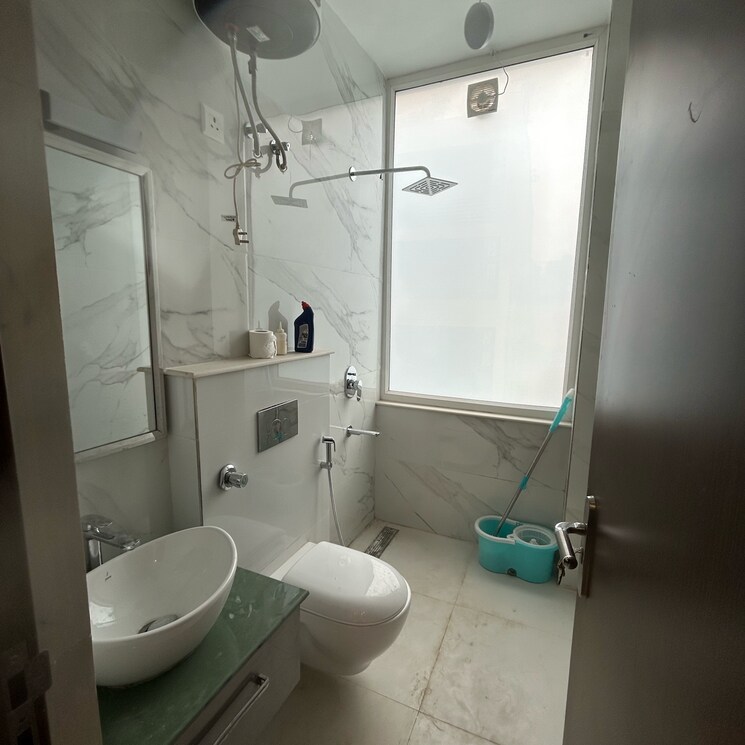 Bathroom, south extension i 1 Bedroom 450 Sq.Ft. Builder Floor In South Extension I Delhi 9208594