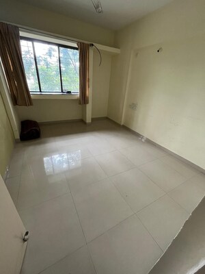Room in 2 BHK Apartment at Sharada Spandan Apartments, Warje – for Rent