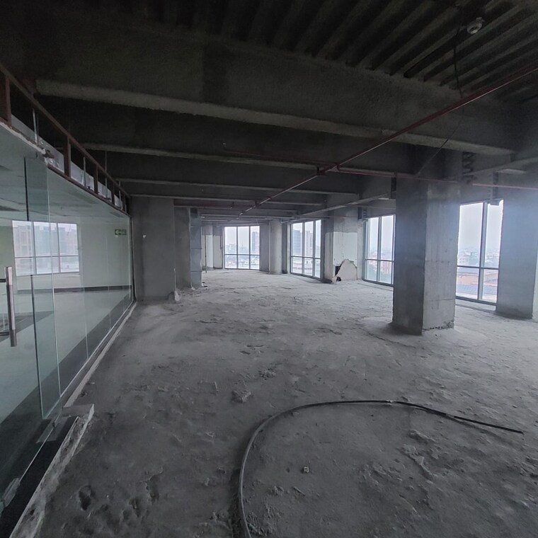  Parking, shalimar-iridium Commercial Office Space 2330 Sq.Ft. In Vibhuti Khand Lucknow 9208597