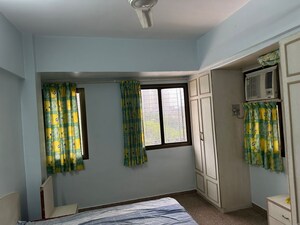 Bedroom in 2 BHK Apartment at Maruti Building, Parel – for Rent