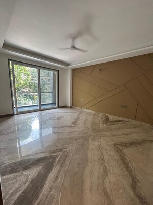 Room in 3 BHK Builder Floor at Sector 23 – for Sale