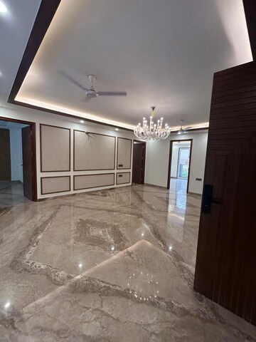 Room in 3 BHK Builder Floor at Sector 23 – for Sale