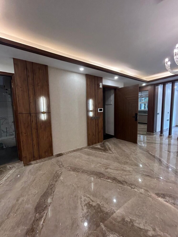 Room, sector 23 3 Bedroom 2250 Sq.Ft. Builder Floor In Sector 23 Gurgaon 9208602