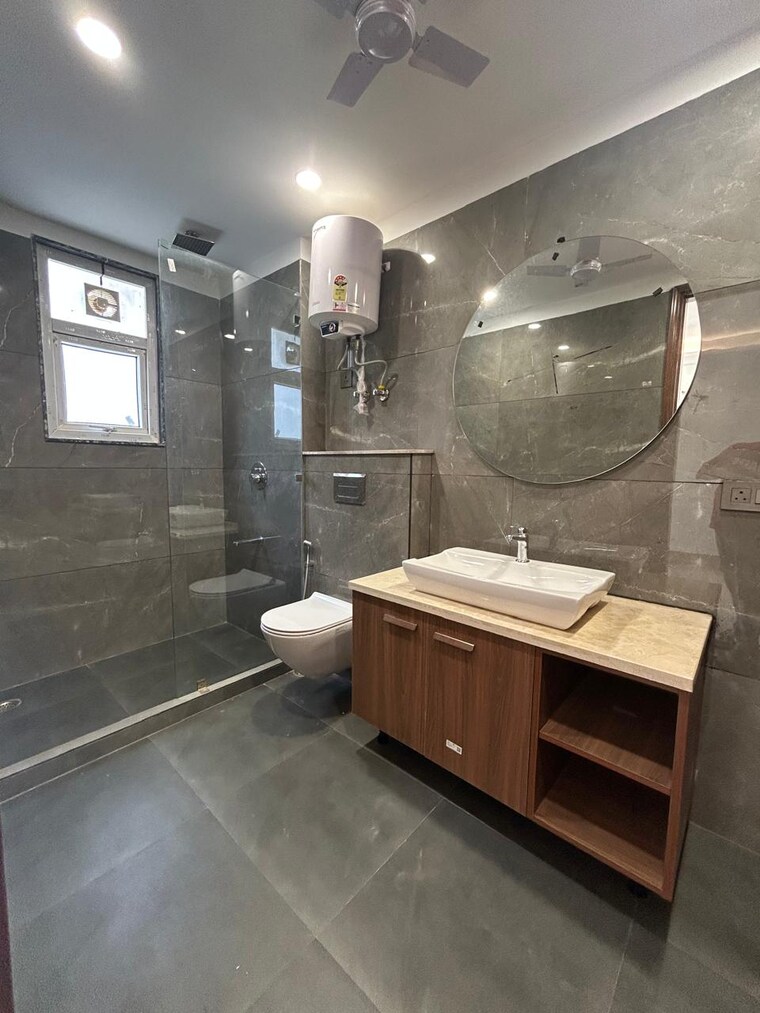 Attached Bathroom, sector 23 3 Bedroom 2250 Sq.Ft. Builder Floor In Sector 23 Gurgaon 9208602