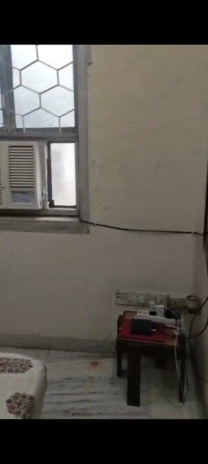 Room in 2 BHK Apartment at Ghatkopar East – for Rent