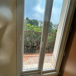 Balcony in 1 BHK Builder Floor at South Extension I – for Rent