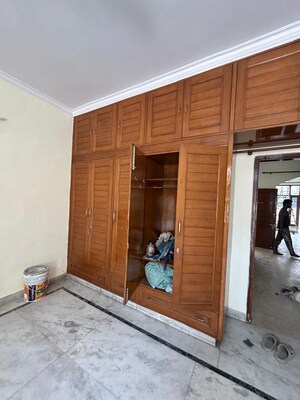 Room in 2.5 BHK Independent House at Sector 23 – for Rent