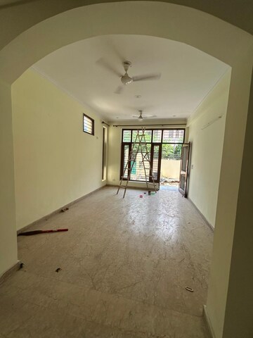 Room in 2.5 BHK Independent House at Sector 23 – for Rent