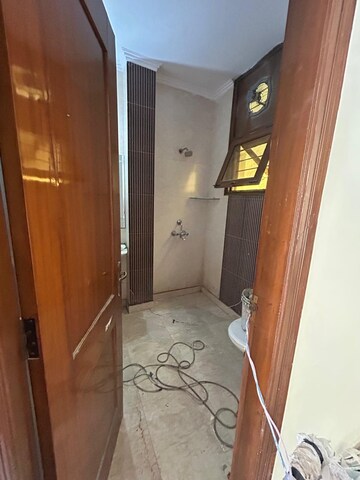 Furnished Amenities in 2.5 BHK Independent House at Sector 23 – for Rent