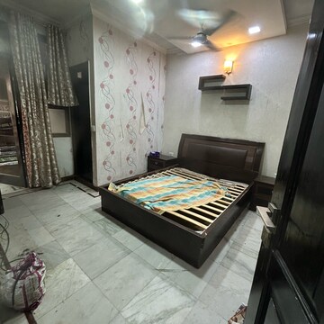 Bedroom in 3 BHK Builder Floor at Kotla Mubarakpur – for Rent