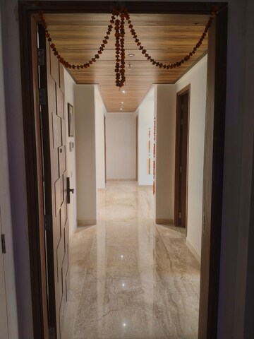 Building Lobby in 3.5 BHK Apartment at Ambience Creacions, Sector 22 – for Rent