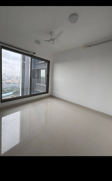 Room in 2 BHK Apartment at Sunteck City Avenue 4, Goregaon West – for Rent