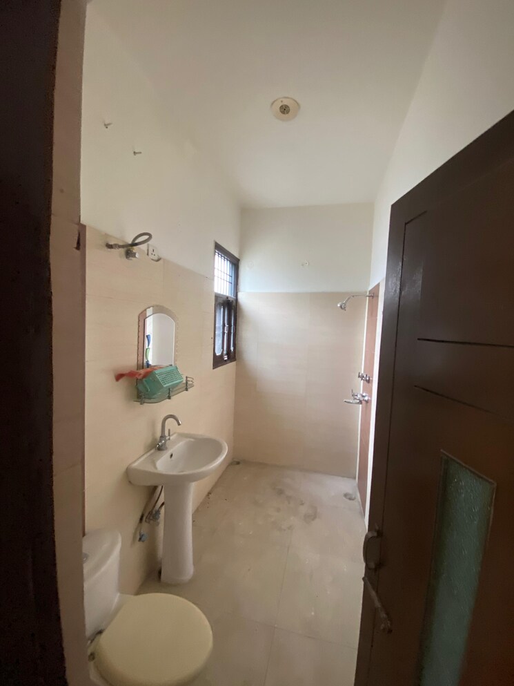Bathroom, dhakoli 3 Bedroom 1100 Sq.Ft. Builder Floor In Dhakoli Zirakpur 9208626