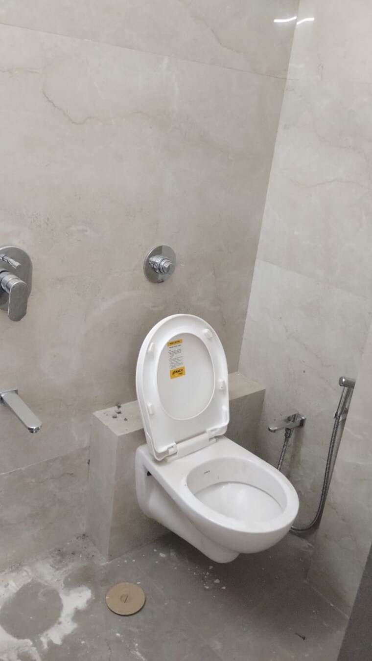 Bathroom, ami-vini-solitaire 2 Bedroom 600 Sq.Ft. Apartment In Dahisar West Mumbai 9208678